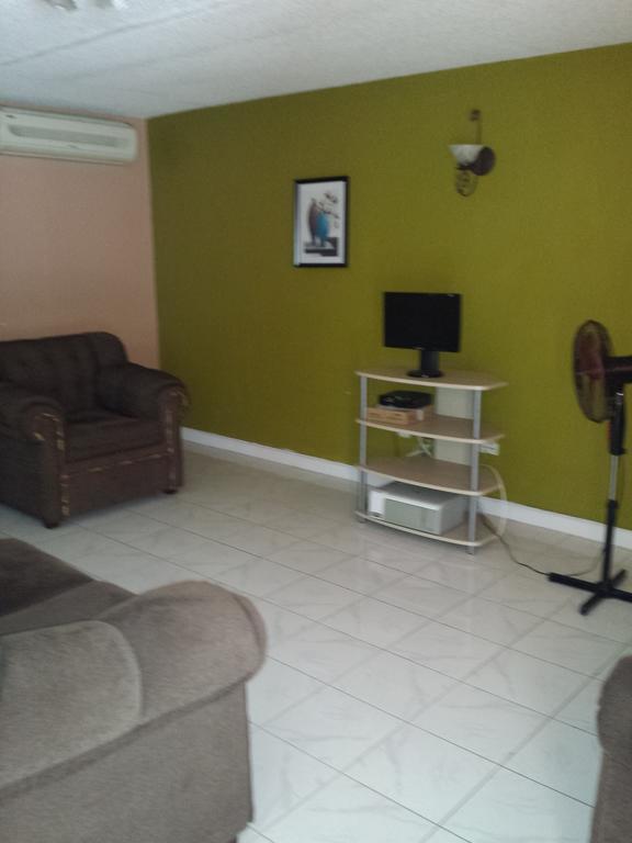 Impeccable Guest Rooms 2 Кингстон Номер фото