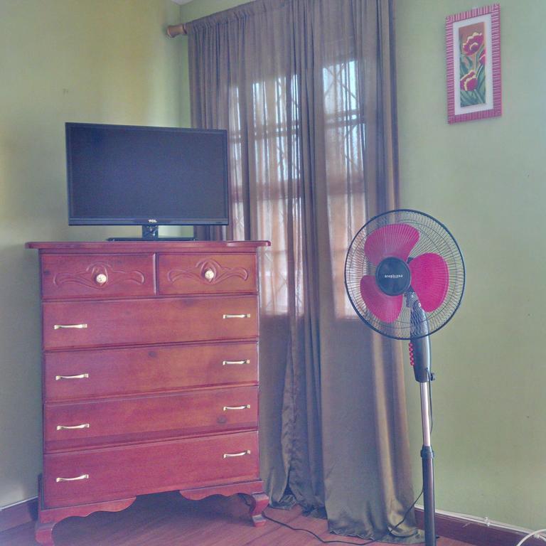 Impeccable Guest Rooms 2 Кингстон Номер фото
