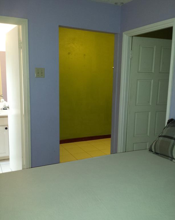 Impeccable Guest Rooms 2 Кингстон Номер фото
